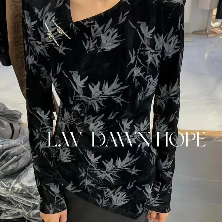 新款时尚减龄收腰显瘦丝绒印花长袖衬衫
