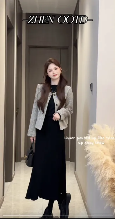 2025春秋新款小香风外套女短款气质复古圆领单排扣上衣条纹宽松