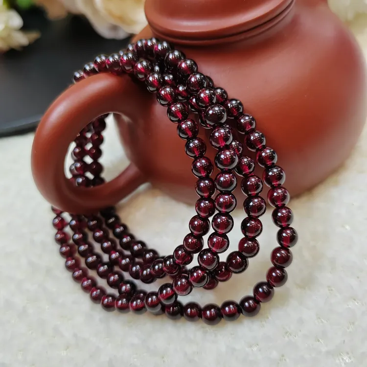 7号莫桑比克天然酒红石榴石三圈4.5㎜/4.8㎜四圈手链