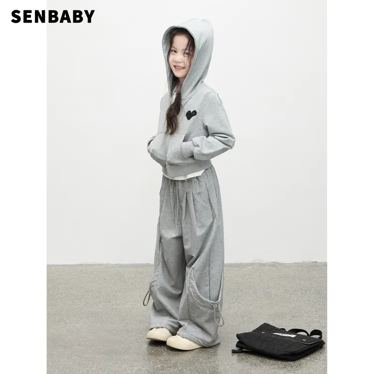 【现货】senbaby女童秋季套装灰色爱心短版连帽卫衣+工装裤两件套