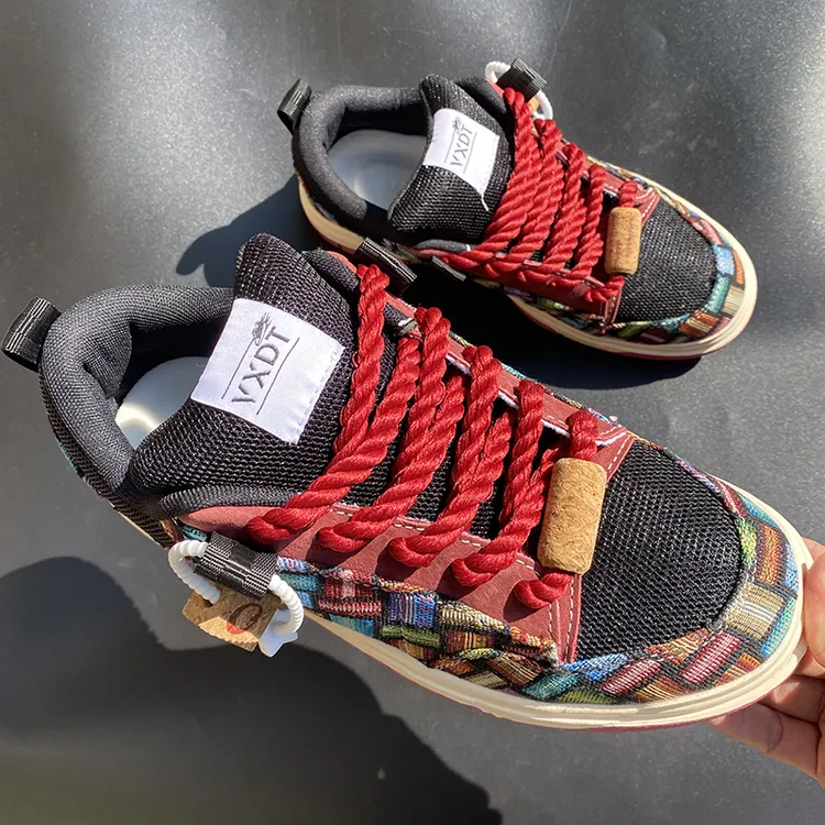 2025新款酒红格纹面包鞋厚鞋舌百搭潮流爆款休闲鞋运动情侣帆布鞋