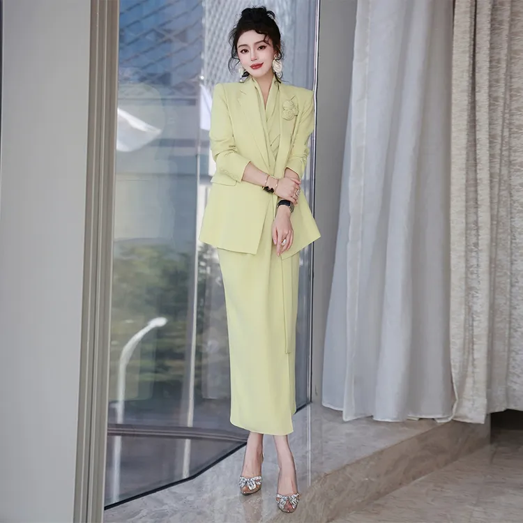 轻奢小香套装春夏名媛气质立体花朵西服外套时尚纯色两件套