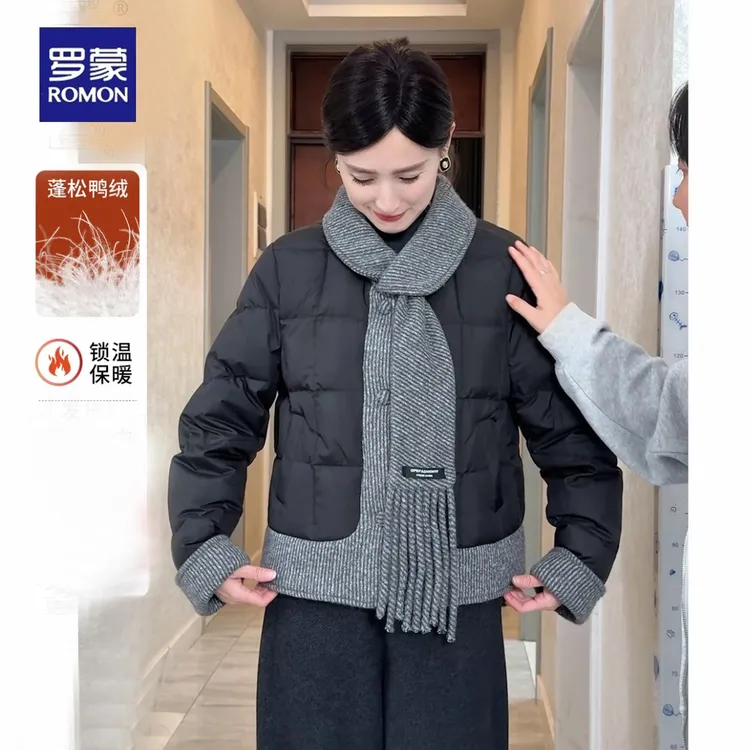 罗蒙妈妈装秋冬装保暖羽绒服外套中老年女翻领围巾时尚上衣