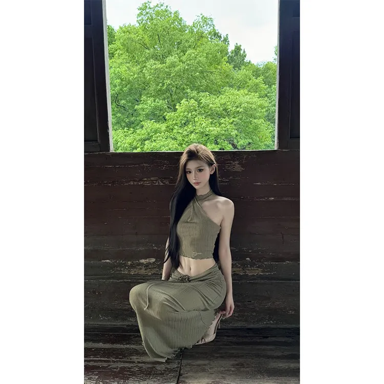 2025夏季新款针织修身性感辣妹套装扭结挂脖抹胸上衣低腰包臀长裙