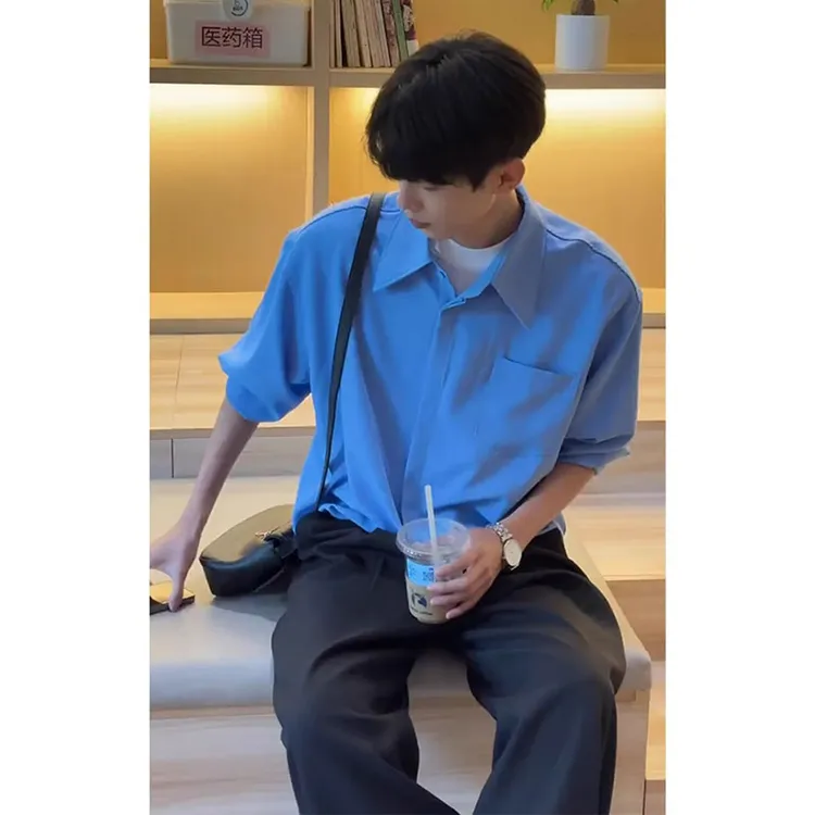 蓝色冰丝衬衫男短袖夏季薄款高级感痞帅衬衣韩系风格穿搭半袖外套