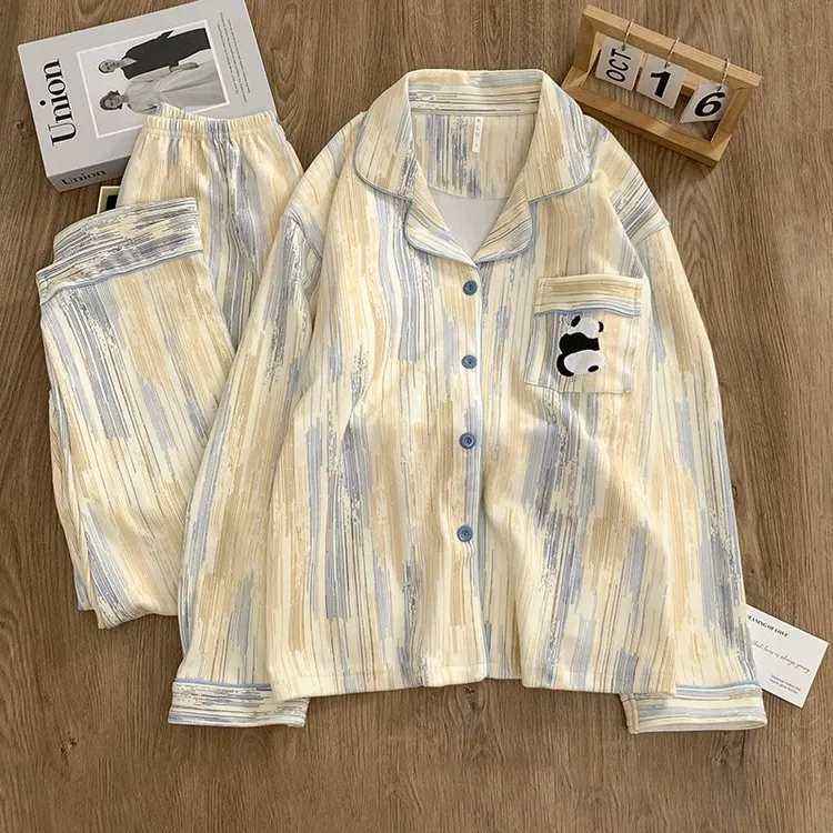 秋冬季爆款德绒睡衣女翻领开衫长袖长裤甜美卡通保暖家居服套装