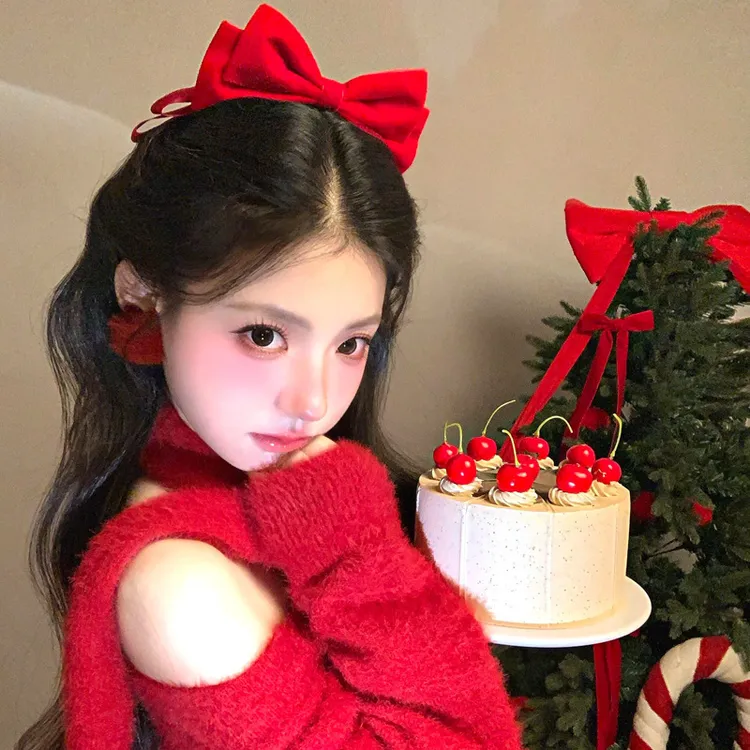 新年圣诞节穿搭2024新款慵懒风宽松套头复古v领红色发夹女秋冬季