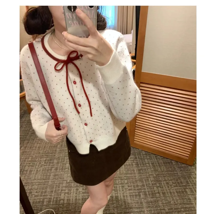 红色波点外搭短款毛衣外套女秋季2025新款韩系小个子针织开衫上衣