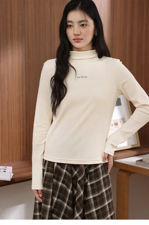 气质显瘦杏色半高领刺绣长袖t恤打底衫女秋2025新款显瘦上衣内搭