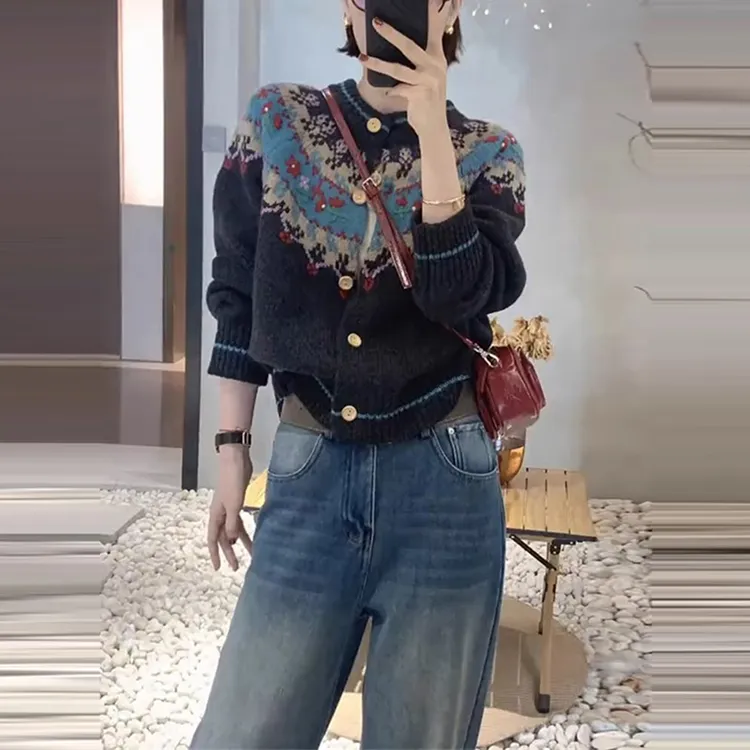 复古小众设计感提花圆领针织开衫显瘦长袖毛衣春季新款小众上衣潮