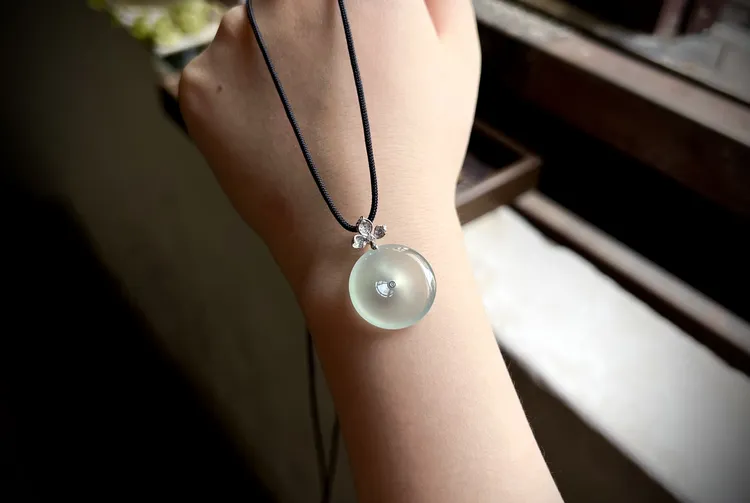 天然缅甸翡翠 A 货天空蓝纯扣 20.1-5.0