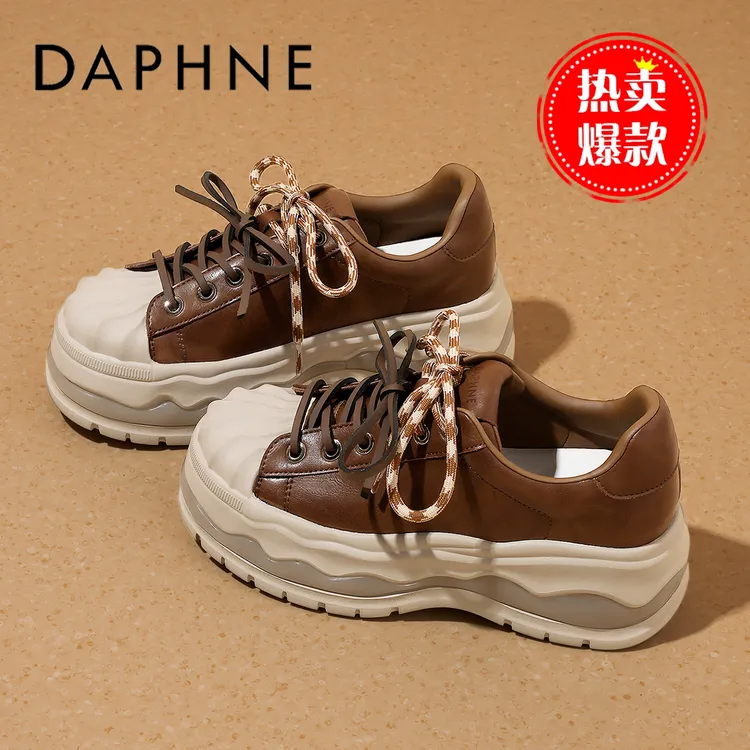 达芙妮高颜值厚底鞋女2025冬季爆款双系带软底舒适久穿不累松糕鞋