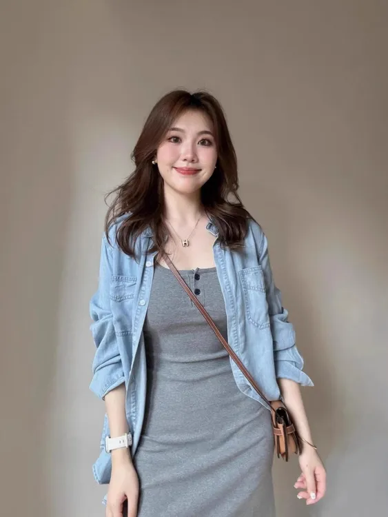 一整套初春穿搭港味复古牛仔衬衫外套法式灰色连衣裙包臀两件套女