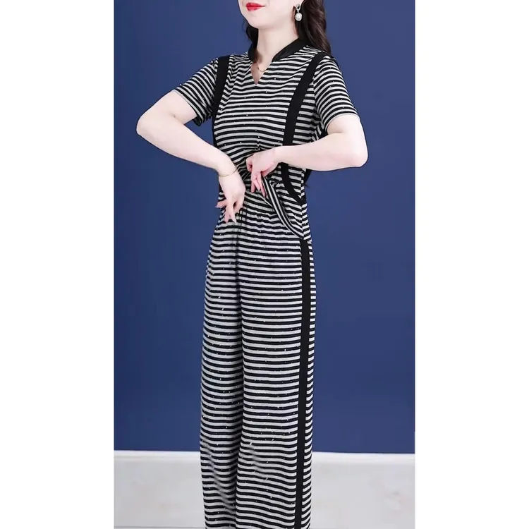 时尚休闲显瘦套装女夏季新款洋气设计感条纹短袖上衣阔腿裤两件套