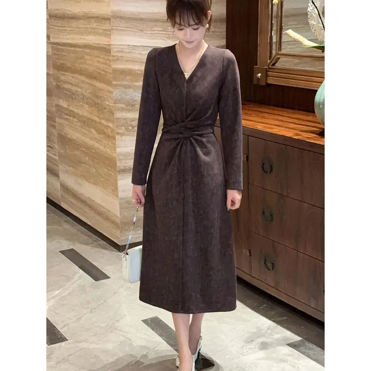 2025年新款秋冬时尚系带高级感气质小个子收腰修身长袖连衣裙女款