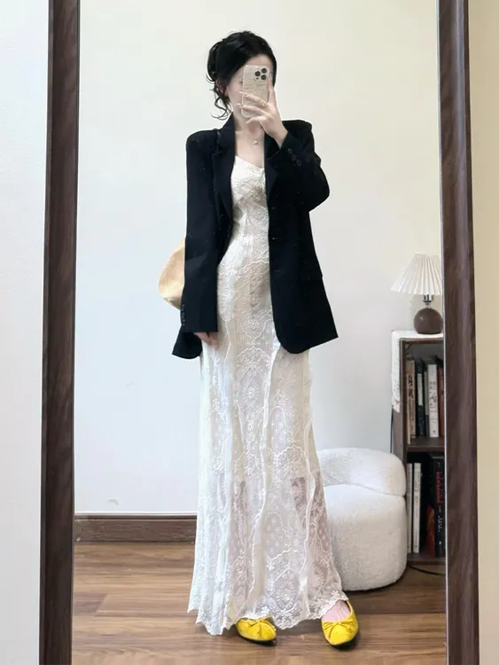 2025秋季韩系一整套穿搭黑色西装外套女搭配性感吊带连衣裙两件套