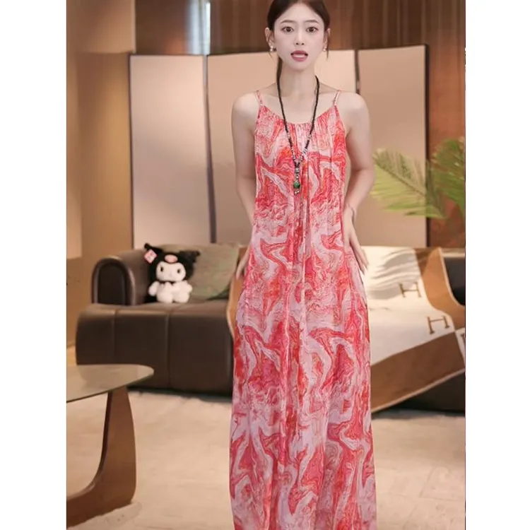 海边度假风高级感气质印花洋装女2025夏季新款宽松大尺码吊带长裙
