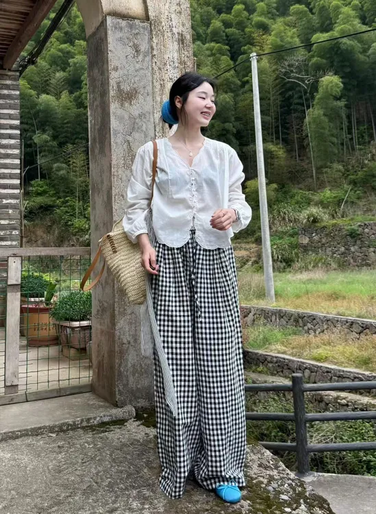 韩系绣花v领小衫2025夏季新款显瘦上衣格子高腰阔腿休闲裤套装