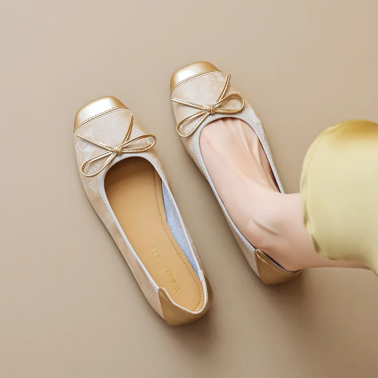 法式单鞋女2025新款平底百搭蝴蝶结奶奶鞋软底浅口银色玛丽珍鞋女