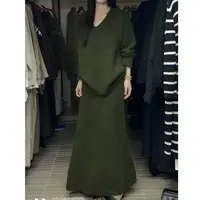 U-RR（9RU4258#）无法抗拒的质感 V领毛衣+半身裙套装9-11