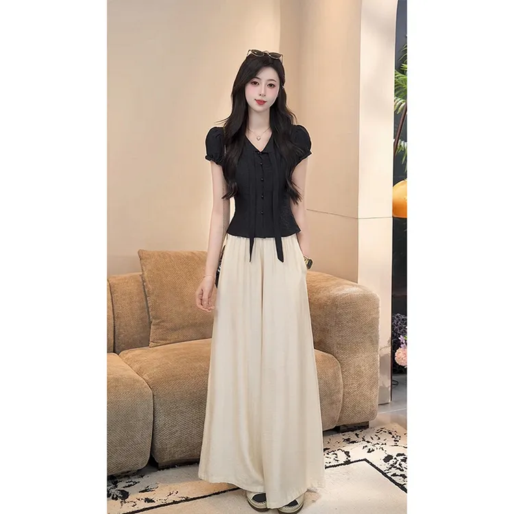 YUANLIANSU/圆脸酥【南邮信子】夏季时尚小众黑色V领显瘦短袖衬衫女