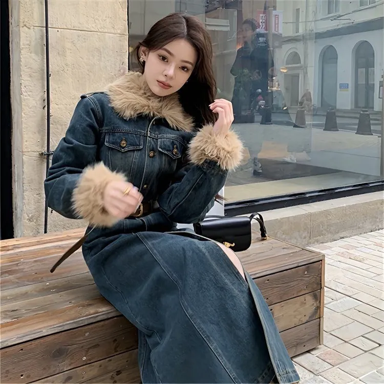 2025冬季新款气质毛领加厚加棉牛仔连衣裙女复古收腰长款A字裙潮