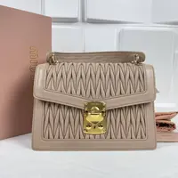 95新 MIU MIU/缪缪 思斯专属 miumiu粉色口盖单肩包 THYX2160