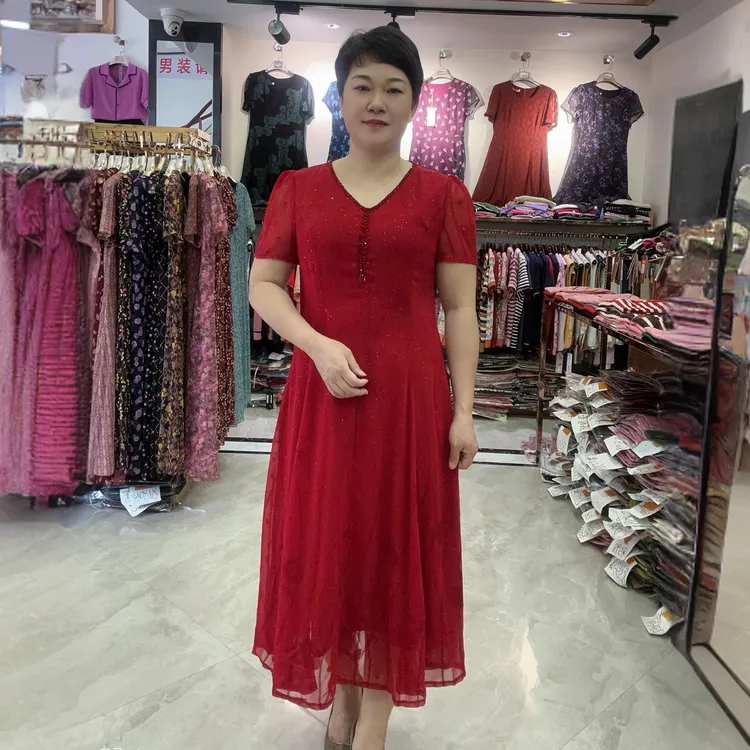 【燕珍时装】2025夏季新款1901时尚V领气质修身优雅提花连衣裙