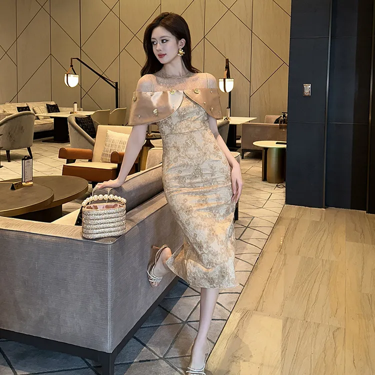 婷婷衣恋21397夏季新款时尚法式气质一字领钉珠修身包臀连衣裙