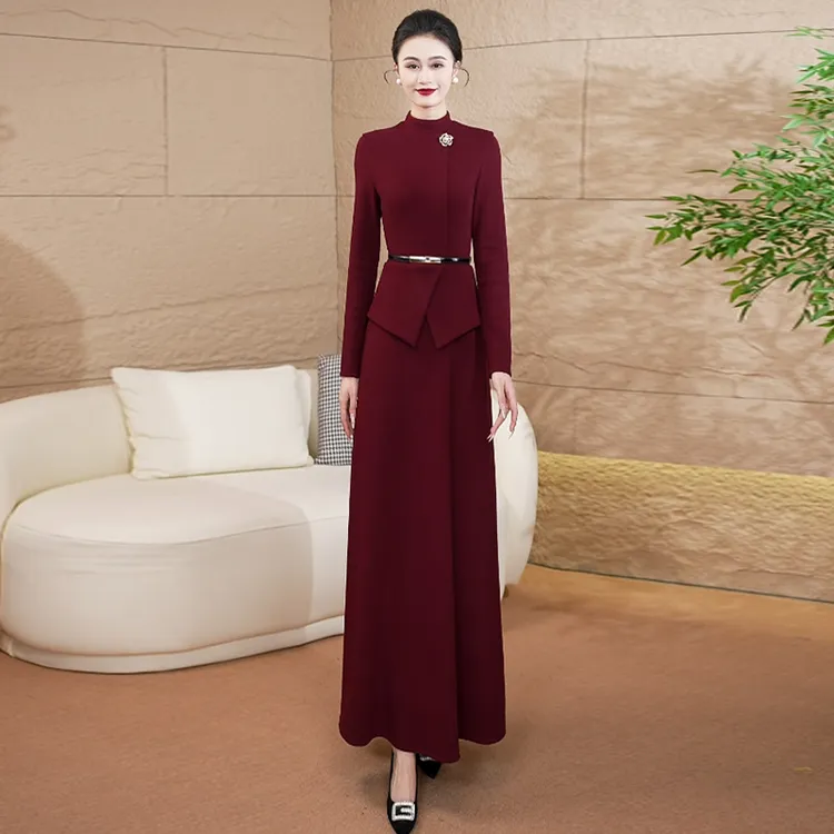 酒红色加厚冬季连衣裙2025年气质显瘦轻奢高级感穿搭优雅长裙73