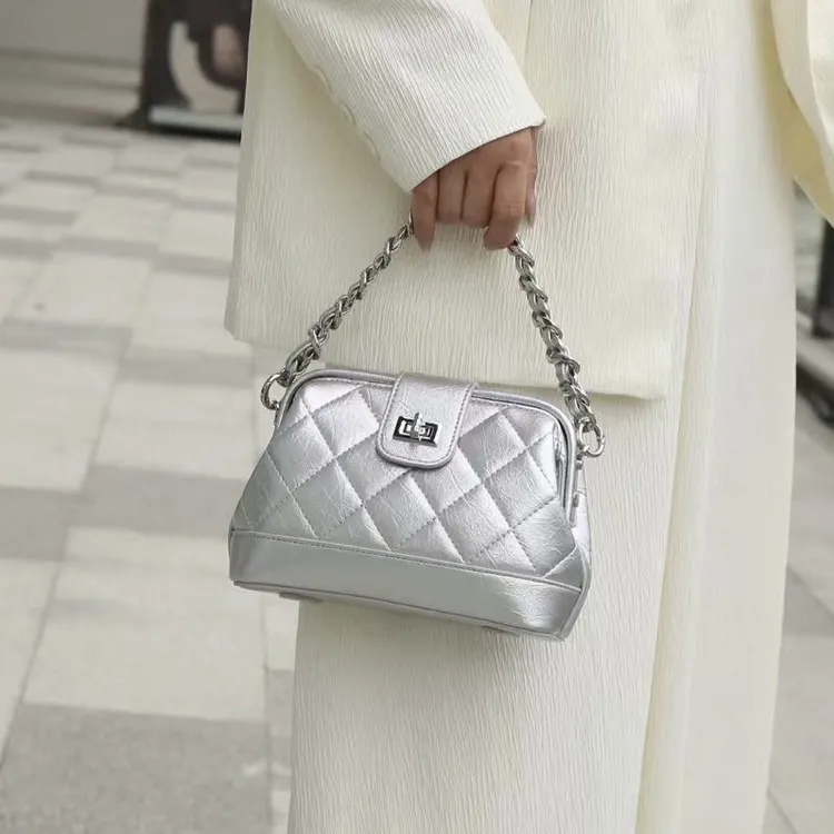 2025新款气质百搭小香风链条菱格贝壳包单肩斜挎夹子包真皮轻奢