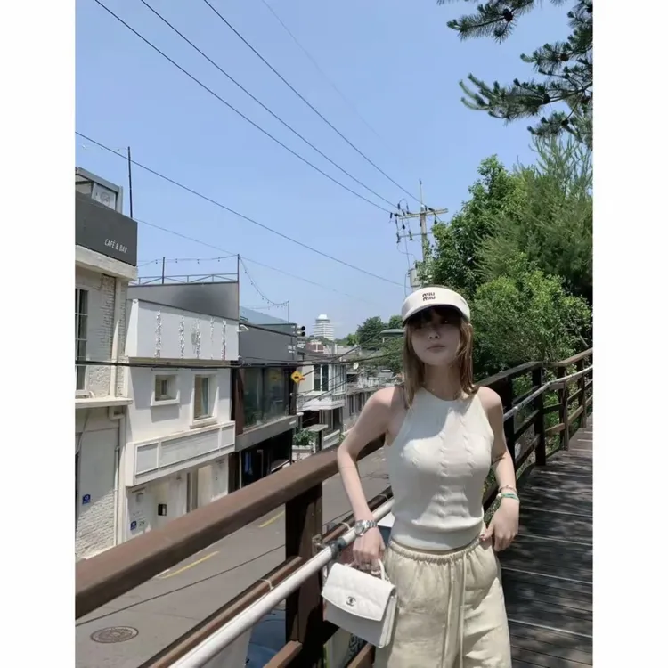松软，不闷热夏季小众麻花针织挂脖无袖背心上衣#3033