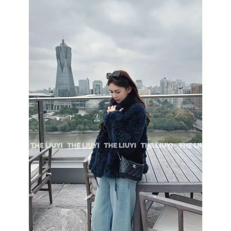 【LIUYI】奢宠冬日~高奢进口小羊羔卷毛皮毛一体御寒外套510193