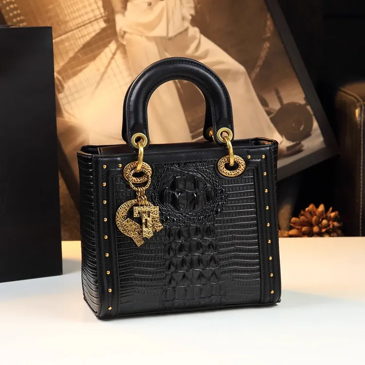 香港正品2026新款时尚鳄鱼纹真皮戴妃包手提包高端洋气单肩斜挎包