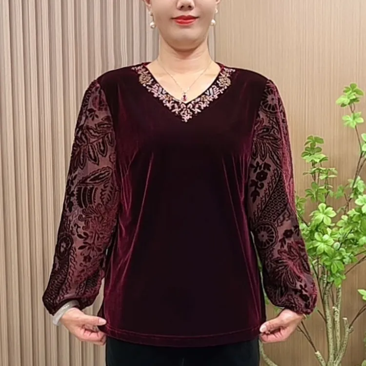 妈妈秋季洋气刺绣小衫2025新款中年妈妈装秋装时尚百搭V领打底衫