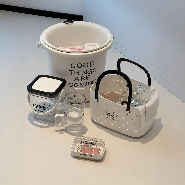 【开学装备】学生宿舍洗漱套装住校生带盖水桶脸盆创意涂鸦手提桶