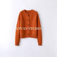 UPVAN牛角扣开衫