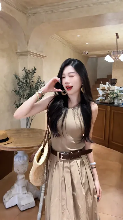 时尚气质套装简约纯色无袖背心吊带女夏季大摆裙半身裙长裙两件套