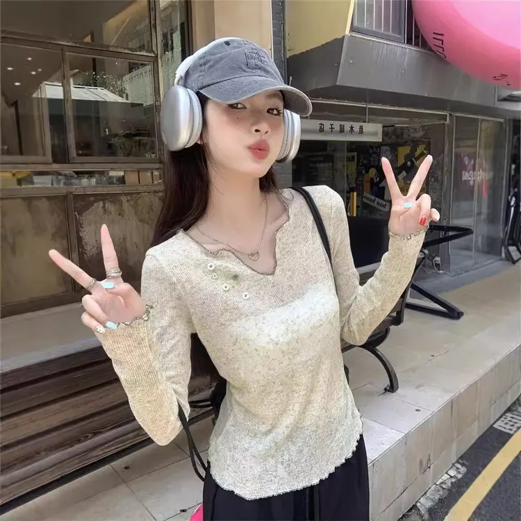 设计感显瘦洋气时尚气质百搭秋季长袖打底衫性感辣妹风V领小众纽