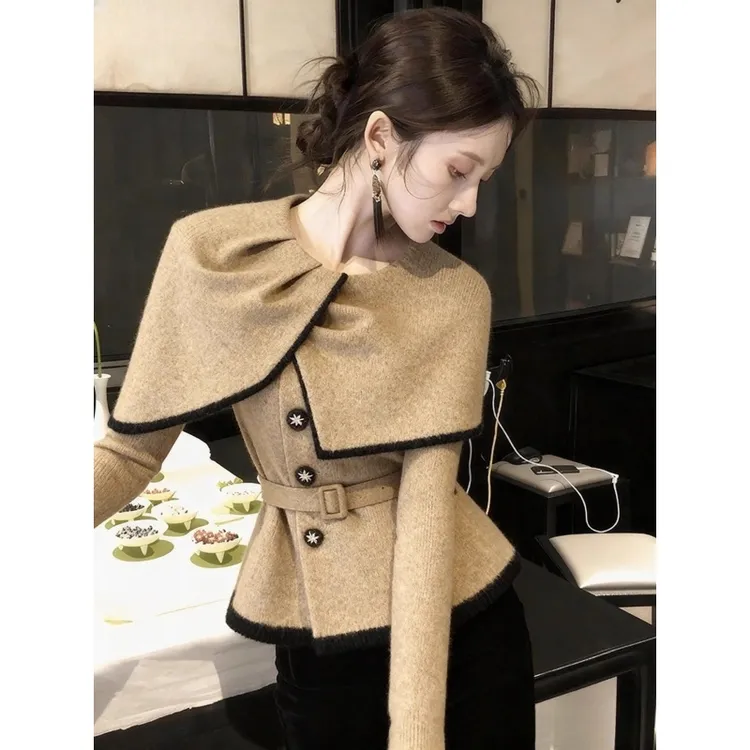 【现货】小香风卡其色针织外套女2025冬季气质轻熟独特漂亮斗篷上衣