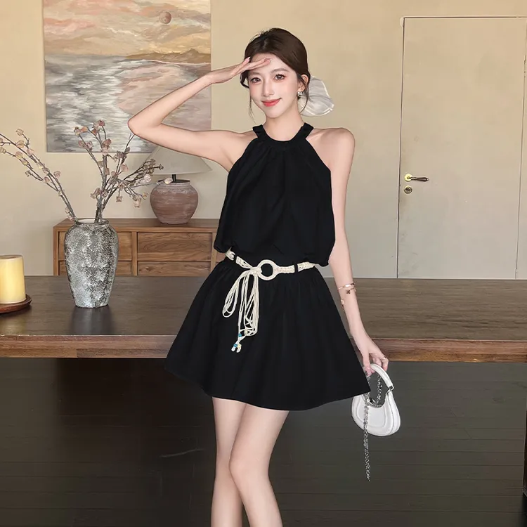 2025夏季新款无袖背心挂脖吊带上衣短裙设计感收腰显瘦时尚两件套