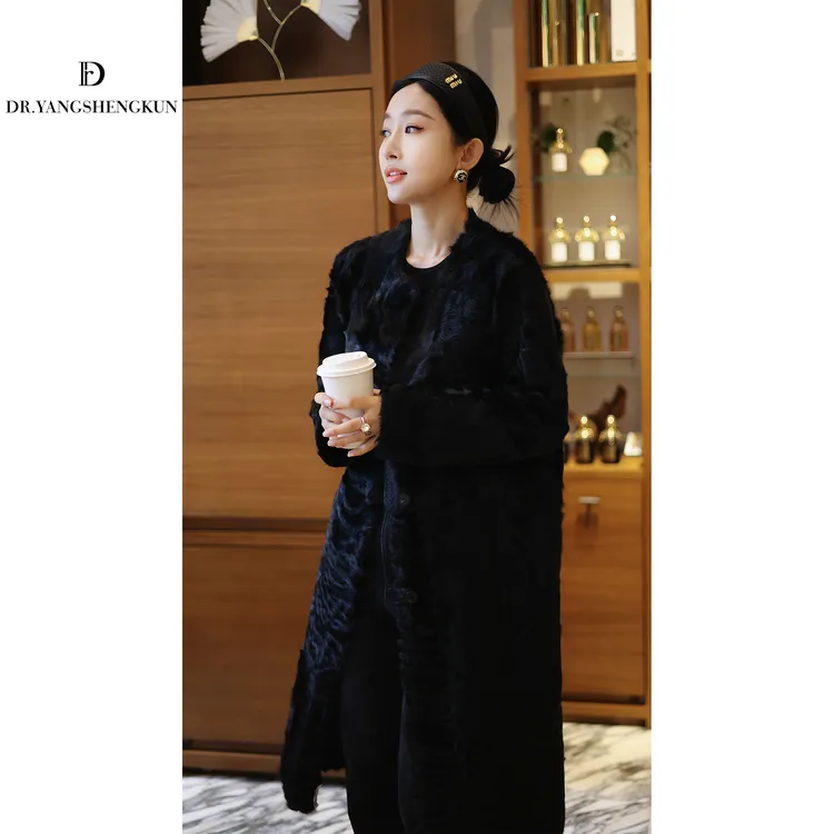 杨圣坤2025新品女士小湖羊皮毛一体高级感长款皮草外套TR25814113