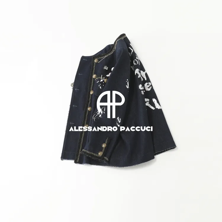 AP洛哥53169WT【限量/涂鸦小香】棉+莱赛尔字母徽章牛仔外套女装