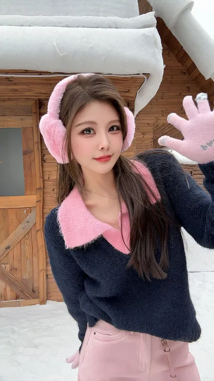 楚楚君 Laugh girl【拼色麻花】秋冬撞色翻领深V拼色毛衣XL551030J