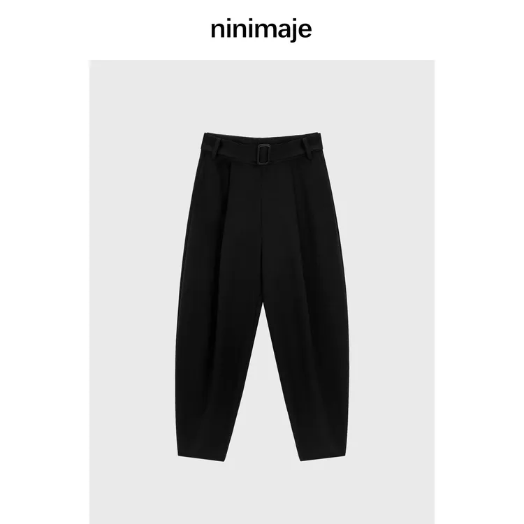  NanBeiBei 秋冬设计新款百搭立裁压褶腰带小脚裤 6660
