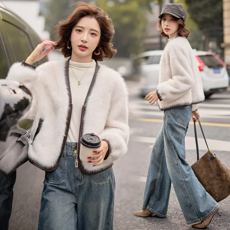 欧货轻奢气质上衣女短款小个子2025秋冬新款时尚皮毛一体保暖外套