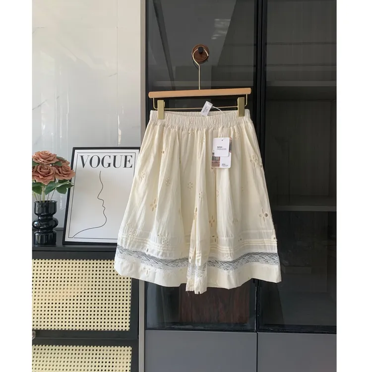 镂空蕾丝拼接阔腿短裤女夏2025新款温柔减龄高腰显瘦百搭休闲裤子