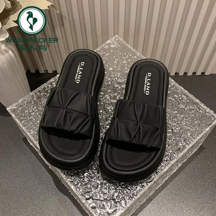 啄木鸟厚底黑色凉拖鞋女夏外穿2025新款高级感网红超火沙滩一字拖