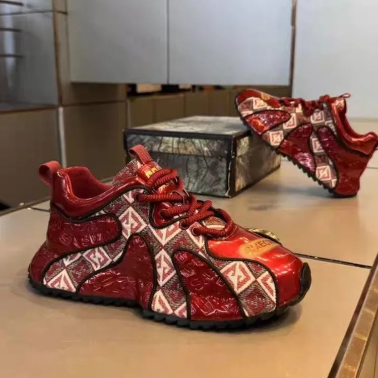 新款青少年厚底轻便增高男鞋拼色刺绣魔术贴休闲春季夏季秋季