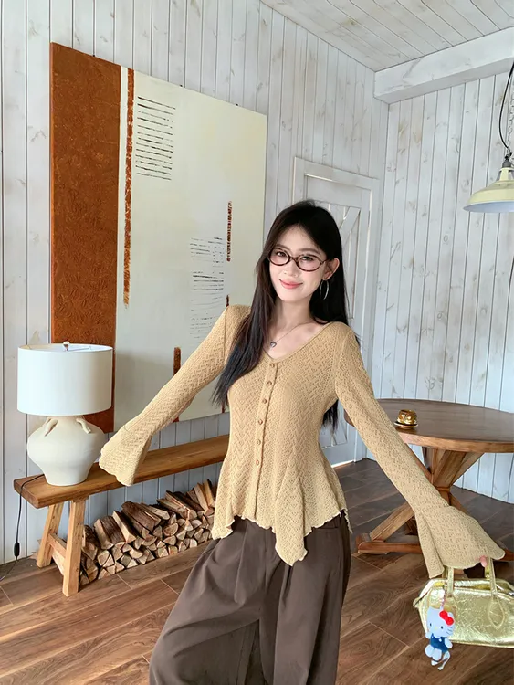 卡其色不规则长袖T恤女2025秋巨好看设计感独特漂亮显瘦气质上衣
